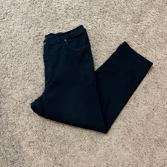 Harbor Bay Mens Relaxed Fit Jeans 44 x 34...Like NEW!! - Picture 1 of 8